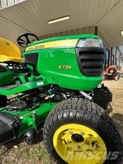 John Deere X739 コンパクトトラクター
