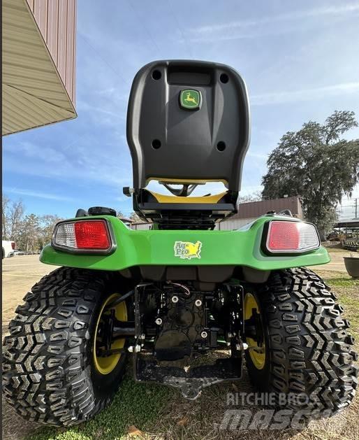 John Deere X739 コンパクトトラクター