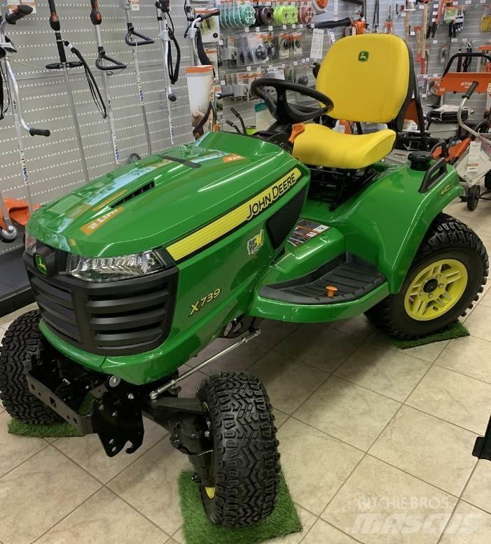 John Deere X739 コンパクトトラクター