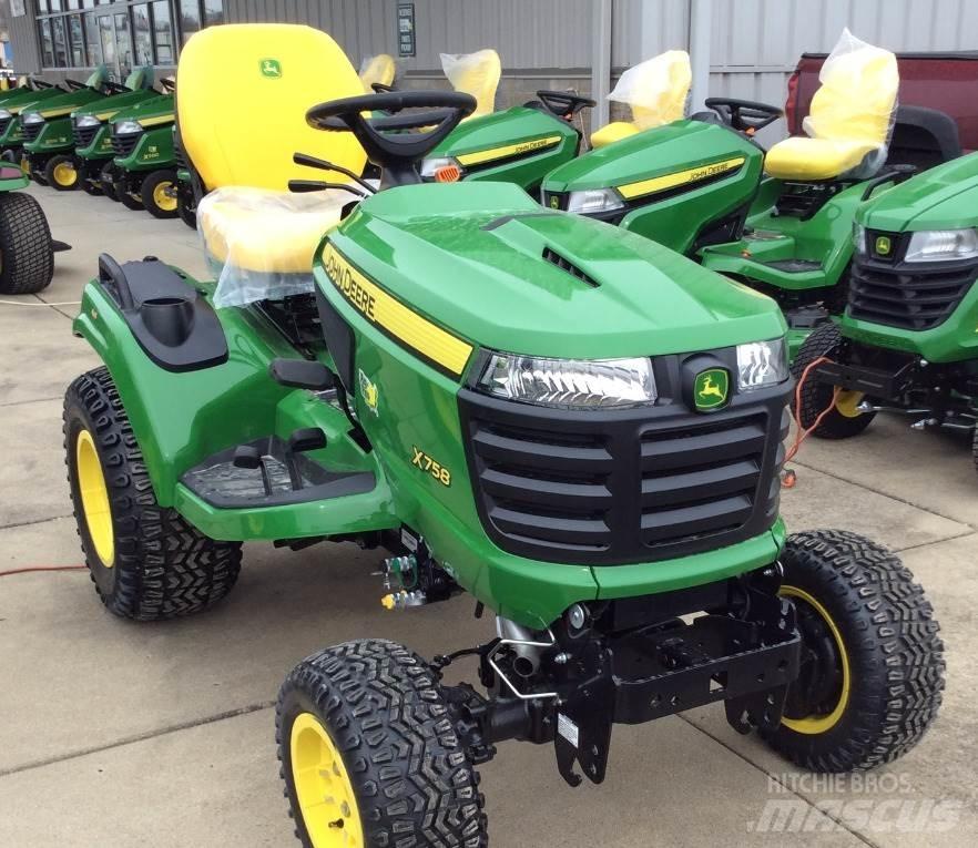 John Deere X758 コンパクトトラクター
