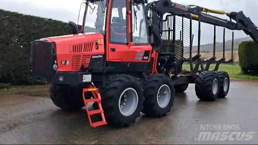 Komatsu 845 E 3 フォワーダー