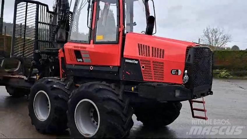 Komatsu 845 E 3 フォワーダー