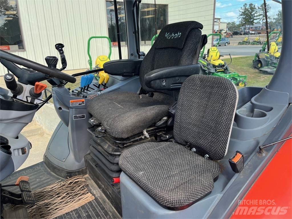 Kubota M7-132 コンパクトトラクター