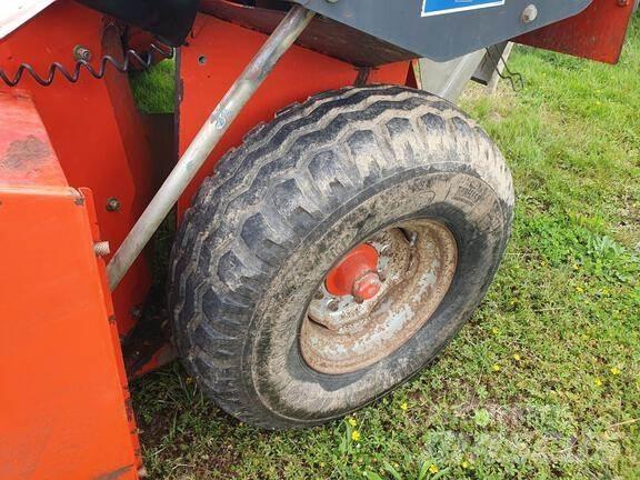 Kuhn FC 303 GC モアーコンディショナー