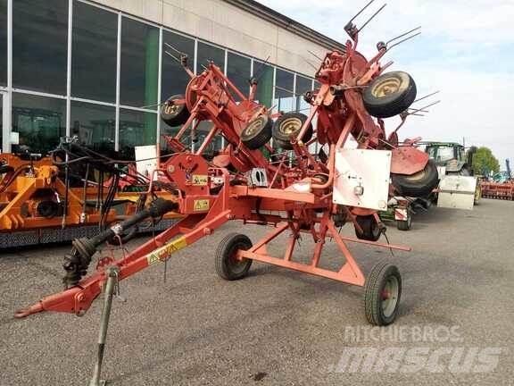 Kuhn GF 7702 テッダー・テッダーレーキ