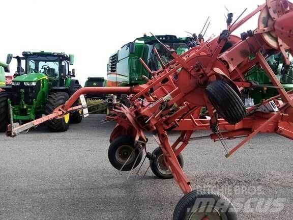 Kuhn GF 7702 テッダー・テッダーレーキ