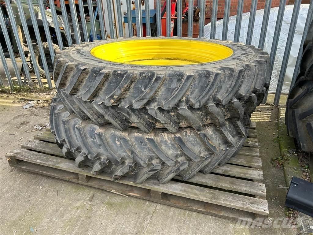  Row Crop Tyres タイヤ、ホイル、リム