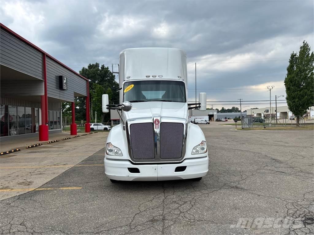 Kenworth T680 中古トラクターヘッド | トレーラーヘッド