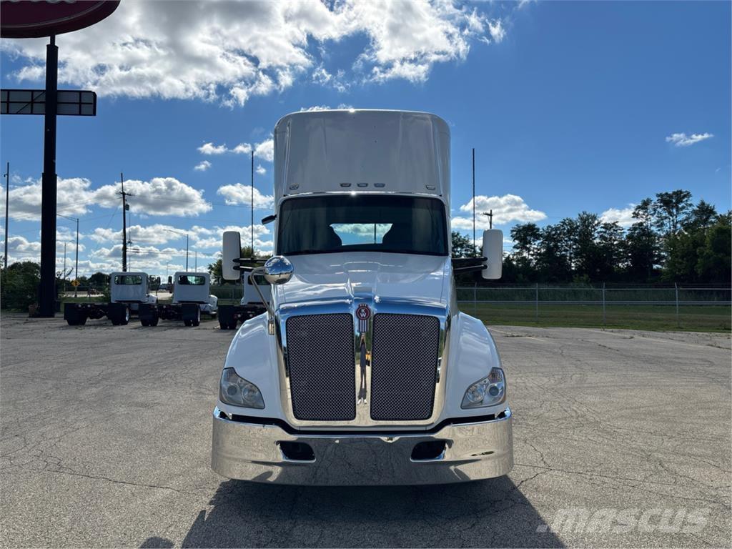 Kenworth T680 中古トラクターヘッド | トレーラーヘッド