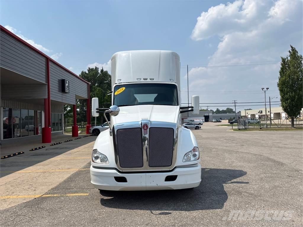Kenworth T680 中古トラクターヘッド | トレーラーヘッド