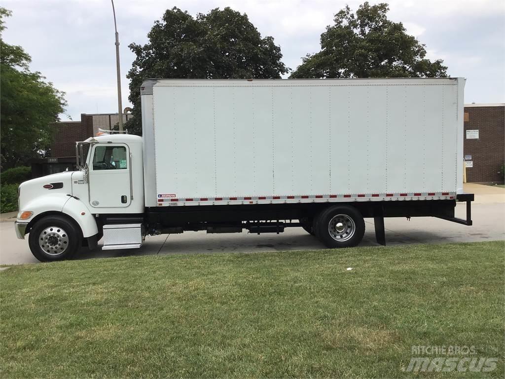 Peterbilt 337 キャブ付きシャーシ
