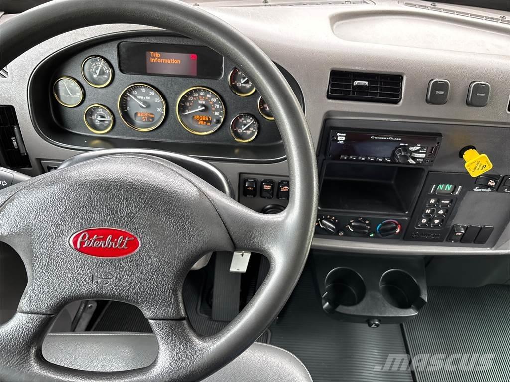 Peterbilt 348 ボックスボディー、ウイング、箱車