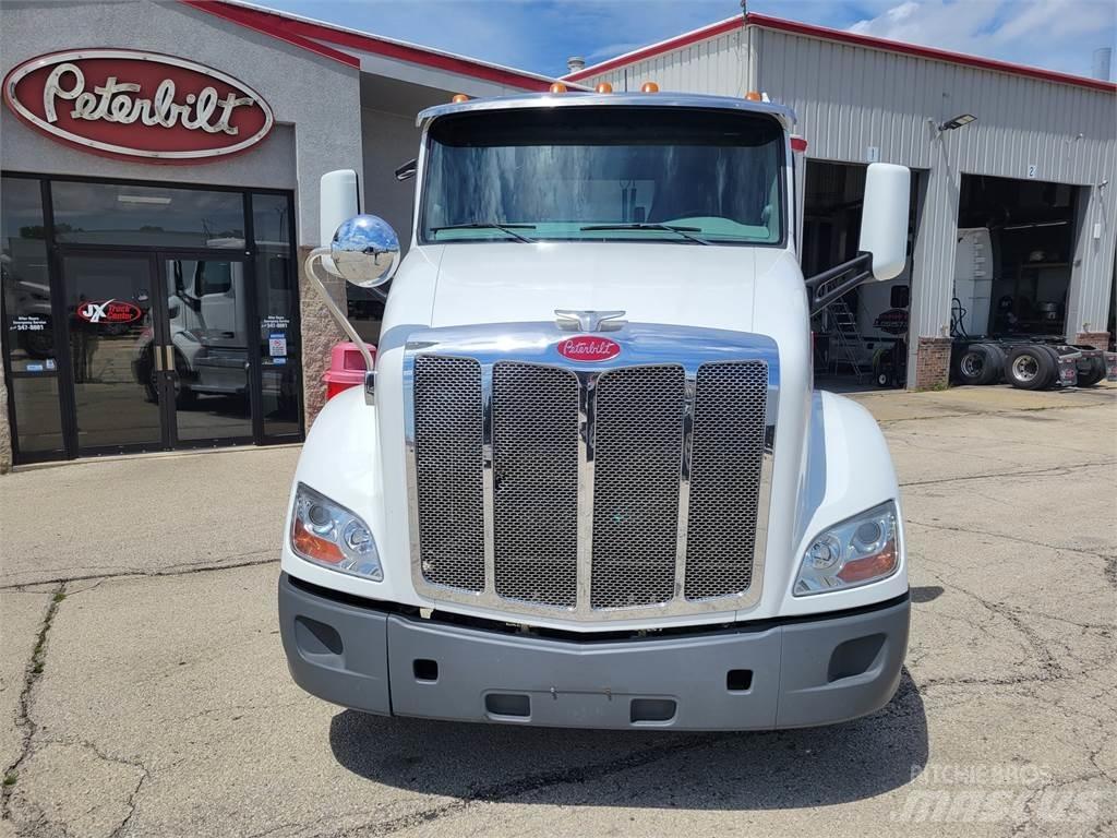 Peterbilt 579 中古トラクターヘッド | トレーラーヘッド