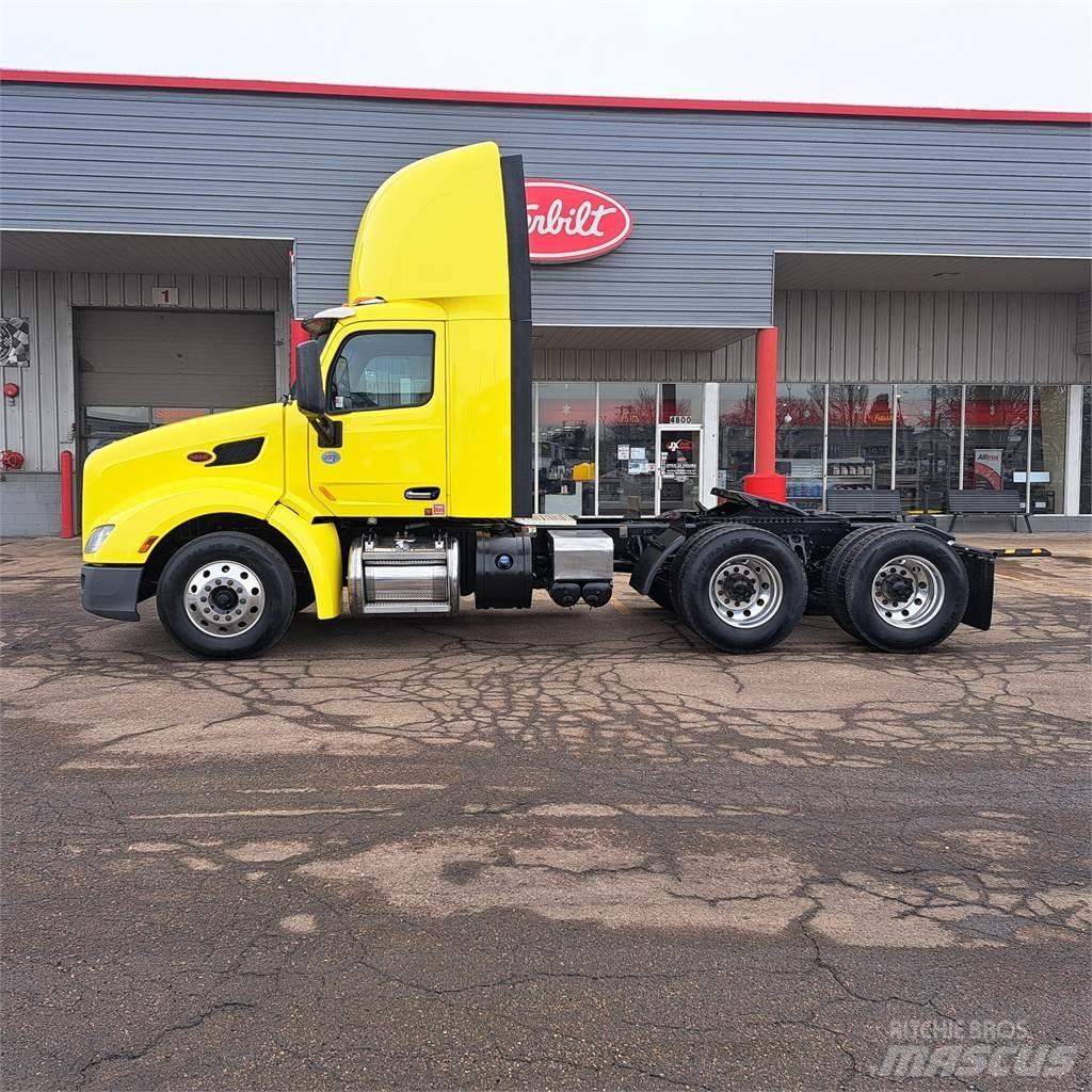 Peterbilt 579 中古トラクターヘッド | トレーラーヘッド