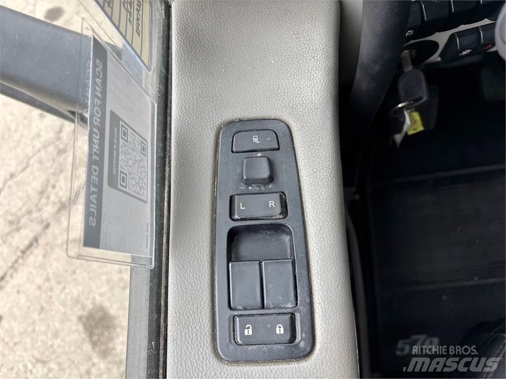 Peterbilt 579 中古トラクターヘッド | トレーラーヘッド