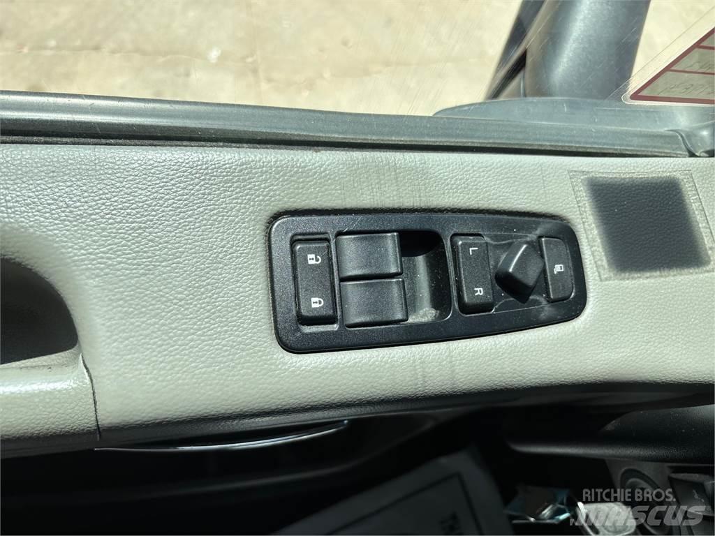 Peterbilt 579 中古トラクターヘッド | トレーラーヘッド