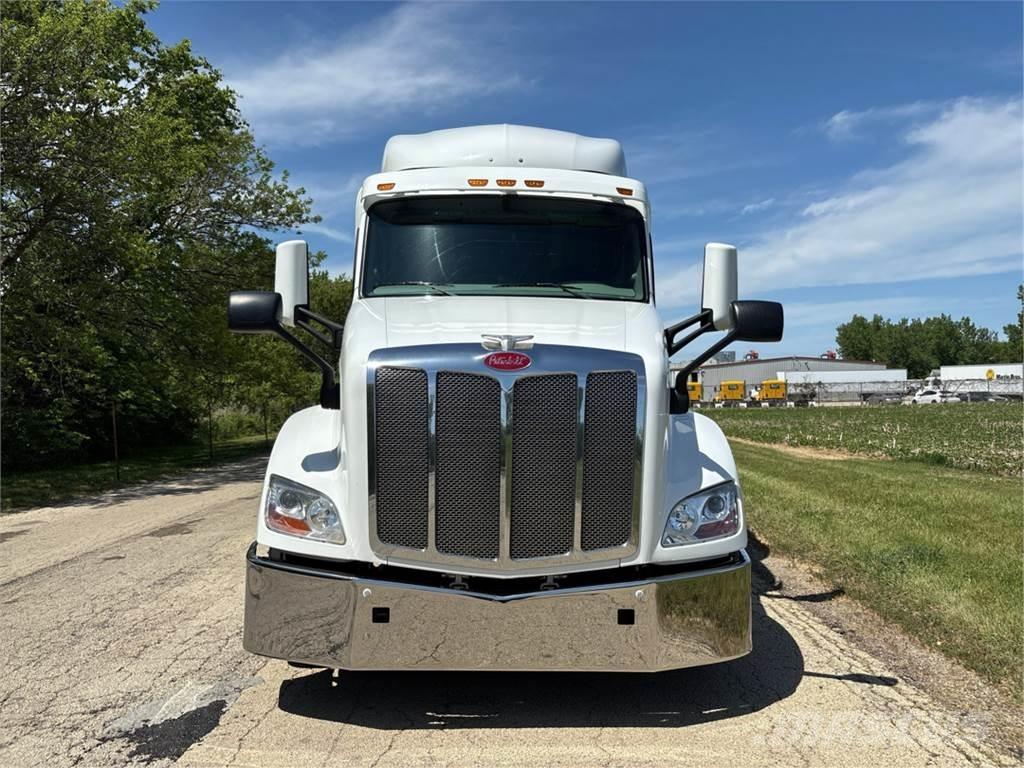 Peterbilt 579 中古トラクターヘッド | トレーラーヘッド