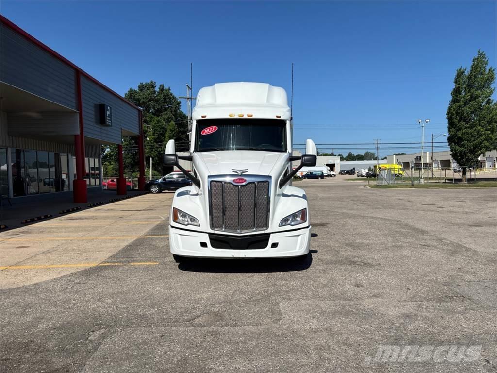 Peterbilt 579 中古トラクターヘッド | トレーラーヘッド