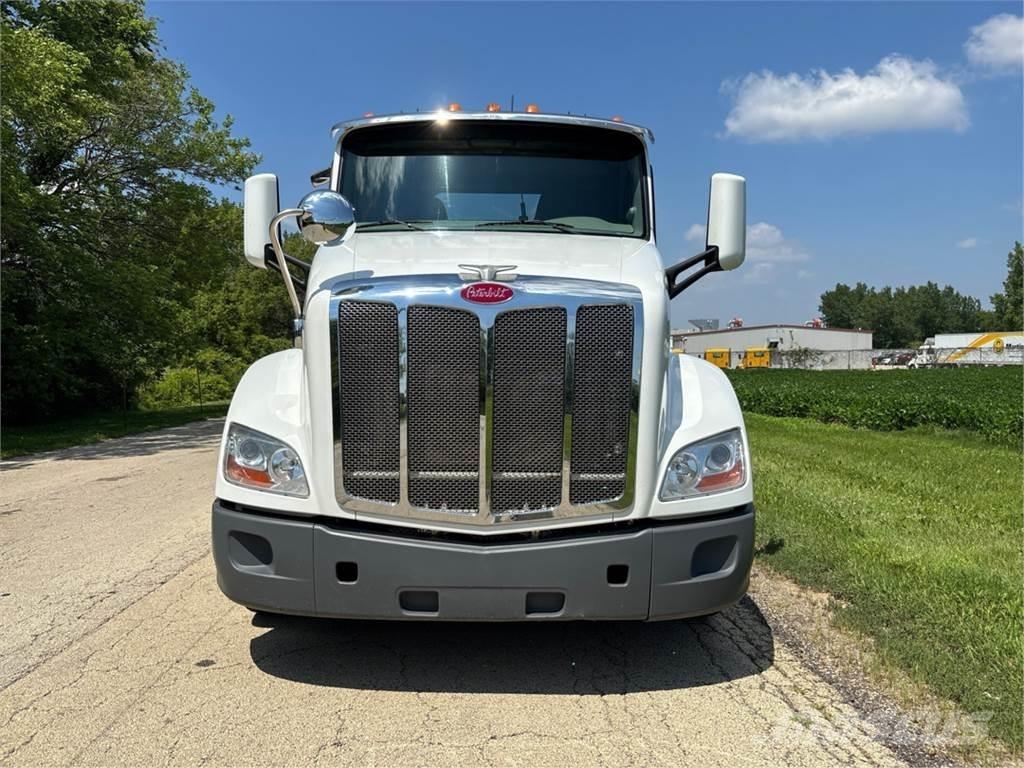 Peterbilt 579 中古トラクターヘッド | トレーラーヘッド