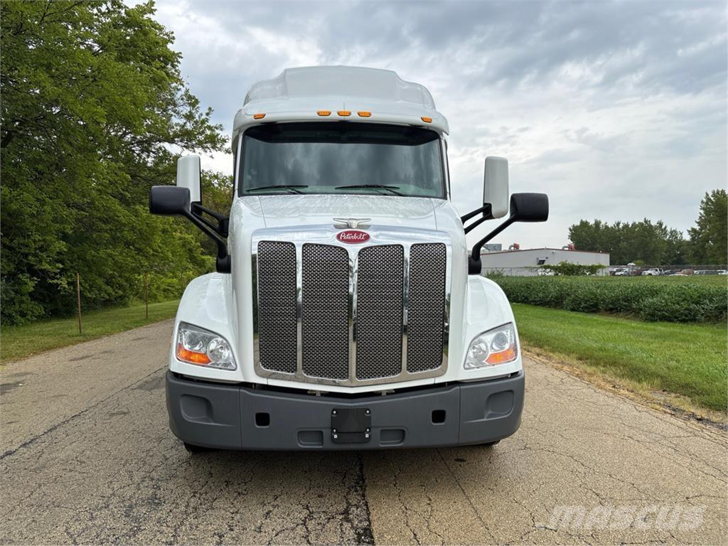 Peterbilt 579 中古トラクターヘッド | トレーラーヘッド