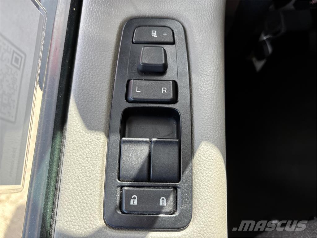 Peterbilt 579 中古トラクターヘッド | トレーラーヘッド