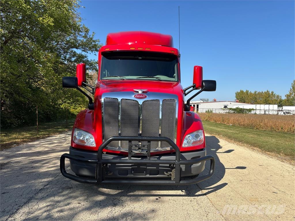 Peterbilt 579 中古トラクターヘッド | トレーラーヘッド