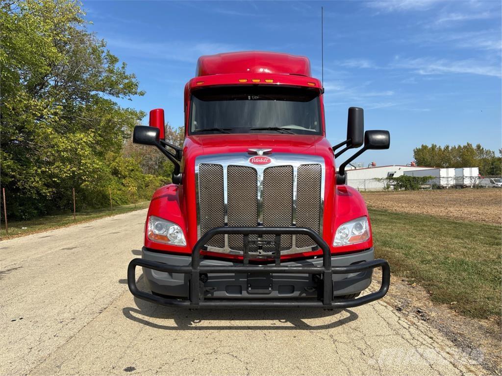 Peterbilt 579 中古トラクターヘッド | トレーラーヘッド