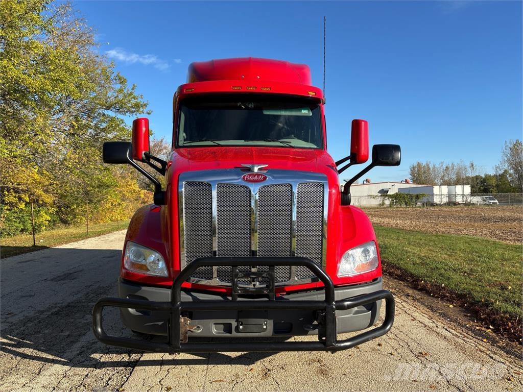 Peterbilt 579 中古トラクターヘッド | トレーラーヘッド