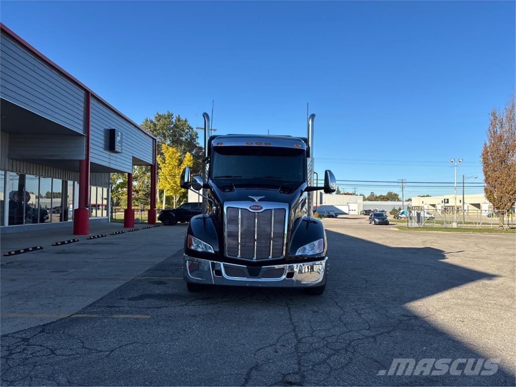 Peterbilt 579 中古トラクターヘッド | トレーラーヘッド