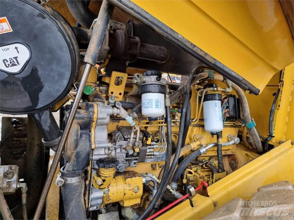 CAT CS 563E 振動ローラ