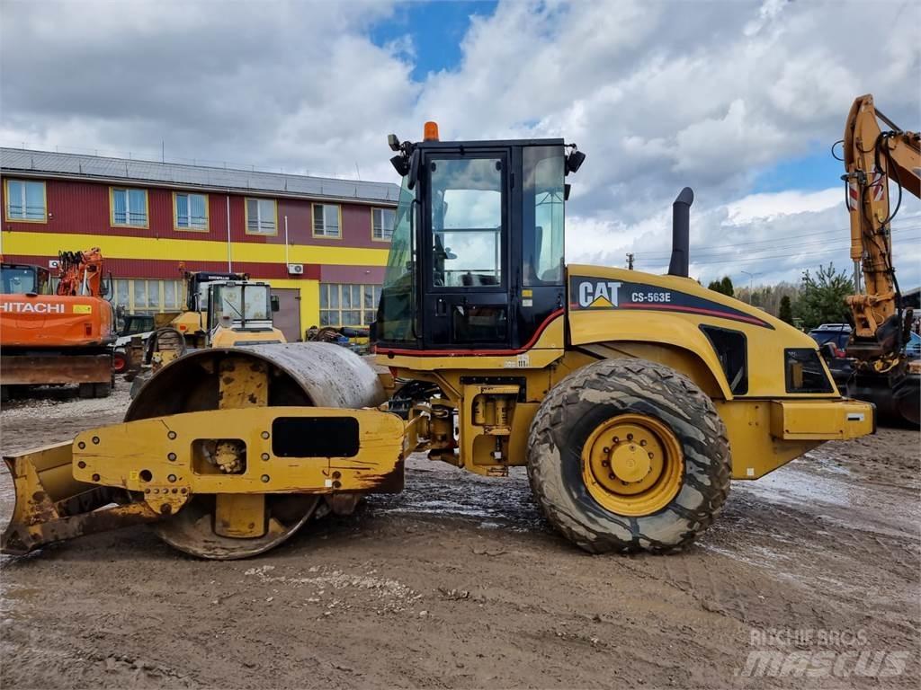 CAT CS 563E 振動ローラ