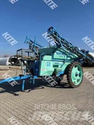 Berthoud Racer 3200/18 牽引型スプレイヤー