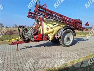 Hardi Navigator 4000/24 牽引型スプレイヤー