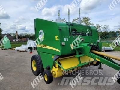 John Deere 568 ラウンドベーラー