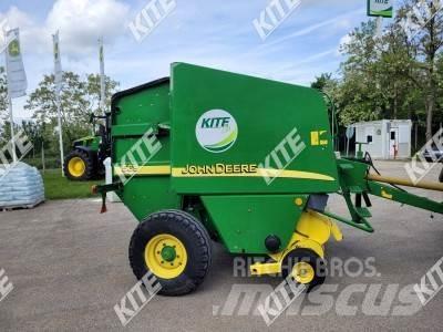 John Deere 568 ラウンドベーラー