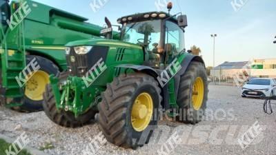 John Deere 6215R トラクター