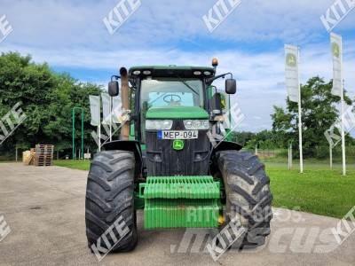 John Deere 7230R トラクター