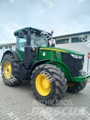 John Deere 7250R トラクター