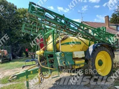 John Deere 732 牽引型スプレイヤー