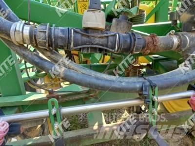 John Deere 732 牽引型スプレイヤー
