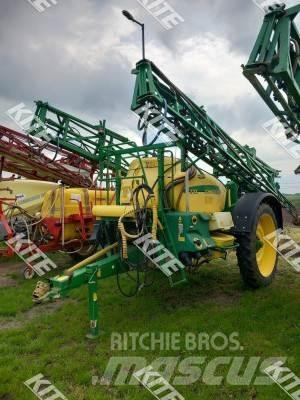John Deere 732 牽引型スプレイヤー