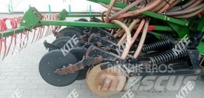 John Deere 740A ドリル