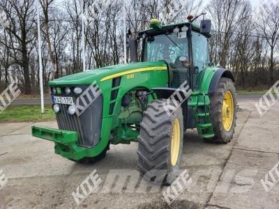 John Deere 8130 トラクター