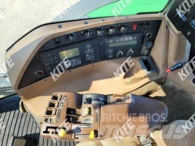 John Deere 8220 トラクター