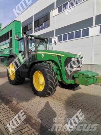 John Deere 8230 トラクター