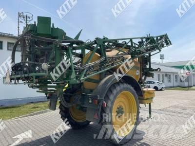 John Deere 832/18i 牽引型スプレイヤー