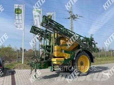 John Deere 832/18i 牽引型スプレイヤー
