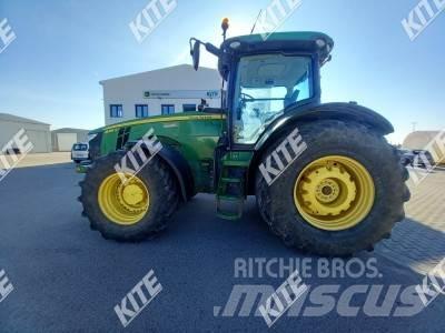 John Deere 8335R トラクター