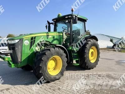 John Deere 8335R トラクター