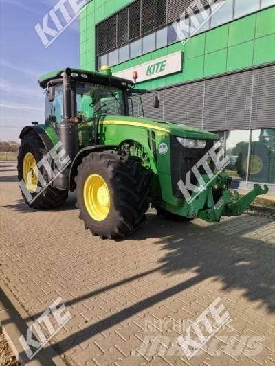 John Deere 8360R トラクター